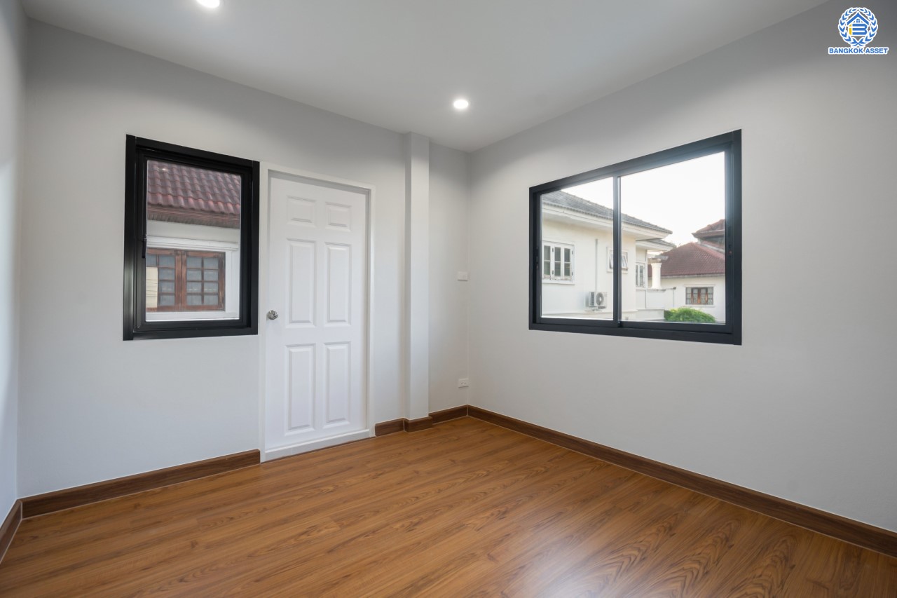 บ้านมือสองตกแต่งใหม่ ม.มณียา รัตนาธิเบศร์-ท่าอิฐ แบรนด์ Property Perfect หลังใหญ่ เนื้อที่ 61.6 ตร.ว. ฟังก์ชันครบ! 4 ห้องนอน 2 ห้องน้ำ 2 ที่จอดรถ บนทำเลที่ดีที่สุด! เชื่อมต่อถ.รัตนาธิเบศร์ และถ.ราชพฤกษ์ ใจกลาง 2 เซ็นทรัลฯ ใกล้ MRT "สถานีบางรักน้อยท่าอิฐ"